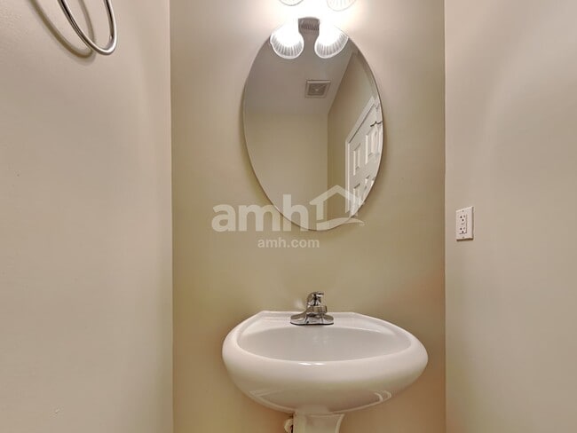 Building Photo - 123 Diploma Dr