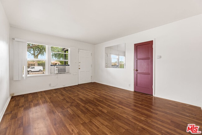 Building Photo - 5304 Kinston Ave