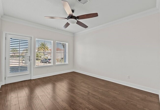 Building Photo - 2727 E Bayshore Dr