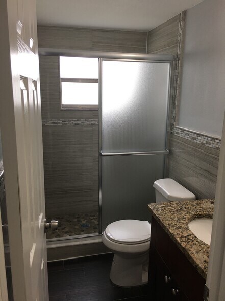 Building Photo - 7104 Hazelwood Ct