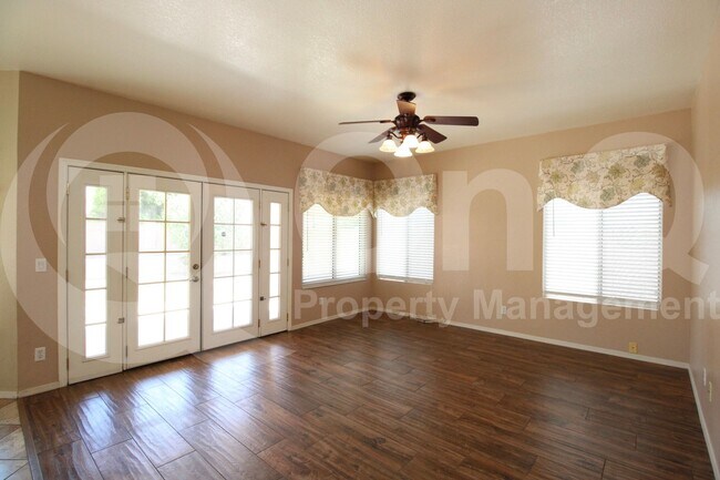 Building Photo - 3845 W Charlotte Dr