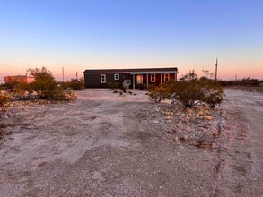 Building Photo - 14531 W Belmont Dr