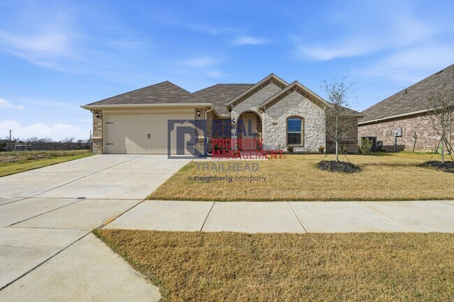 Building Photo - Thoughtfully Designed 4 Bed Home with Elevated Interiors and Lake Views