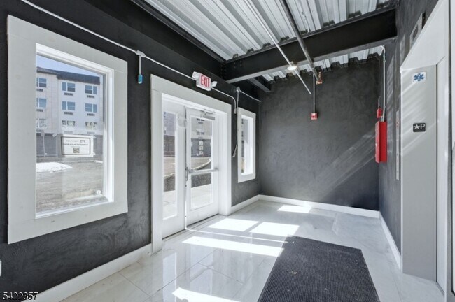 Building Photo - 95 Shepherds Ln