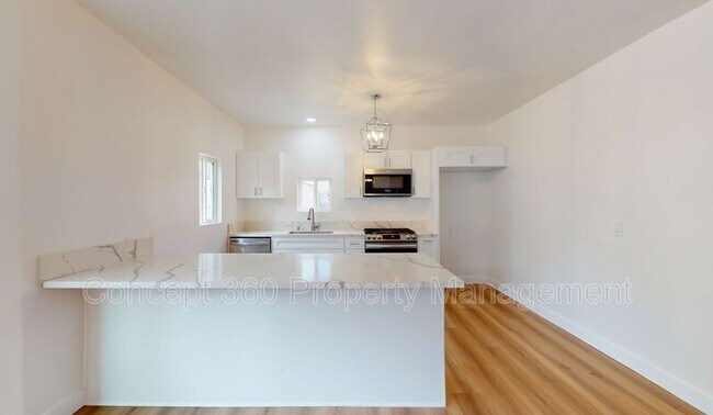 Building Photo - 1115 Pacific Ave