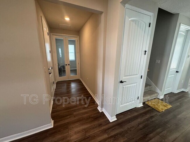 Building Photo - 217 Red Barn Rd