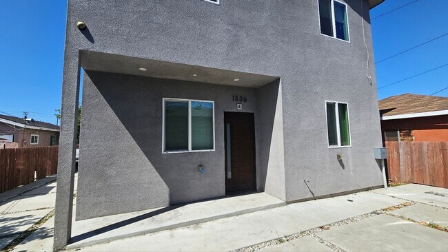 Building Photo - 1536 E