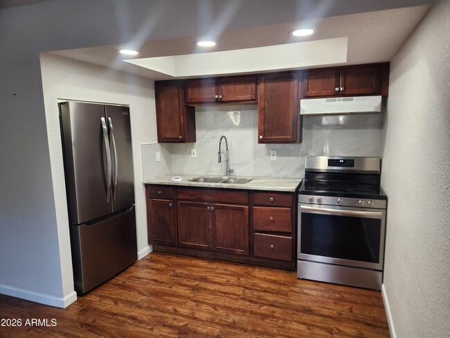 Building Photo - 918 E Garfield St