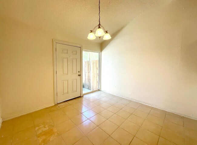 Building Photo - Lovely 3 Bedroom/ 2 Bath Home In Converse, TX!