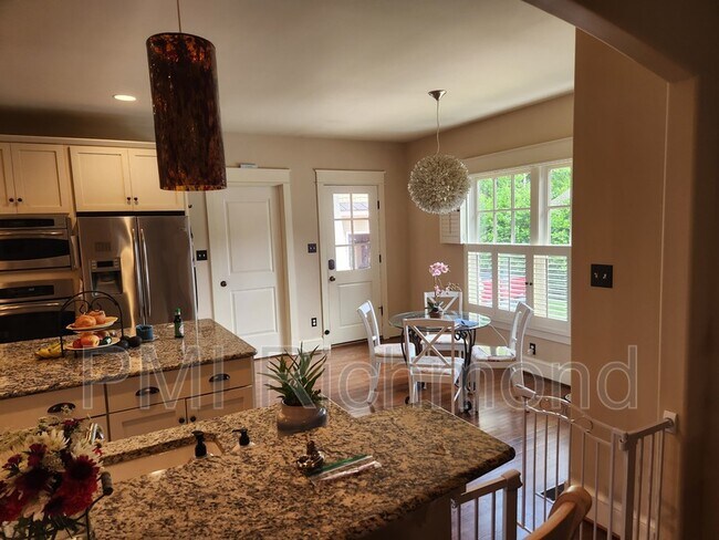 Building Photo - 2761 Live Oak Ln