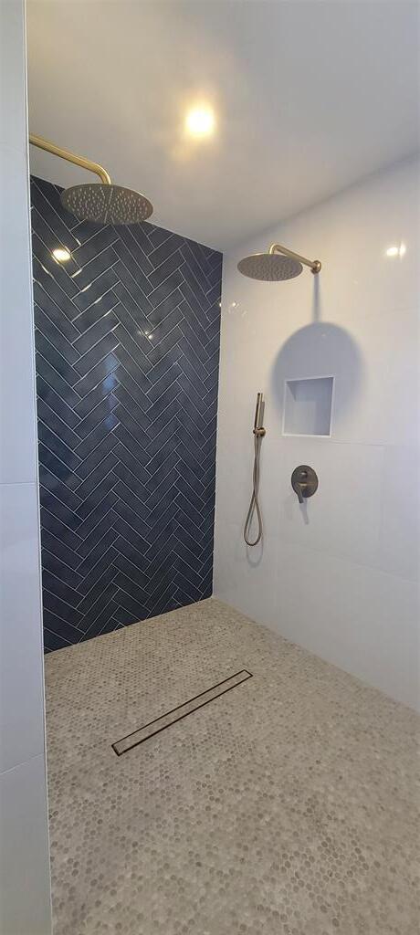 Building Photo - 1723 Lakeway Blvd