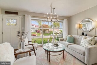 Building Photo - 6608 Cornell Dr