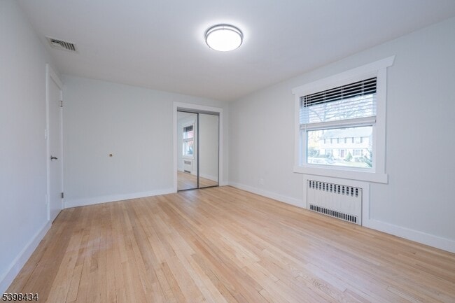 Building Photo - 7 Oak Tree Ln