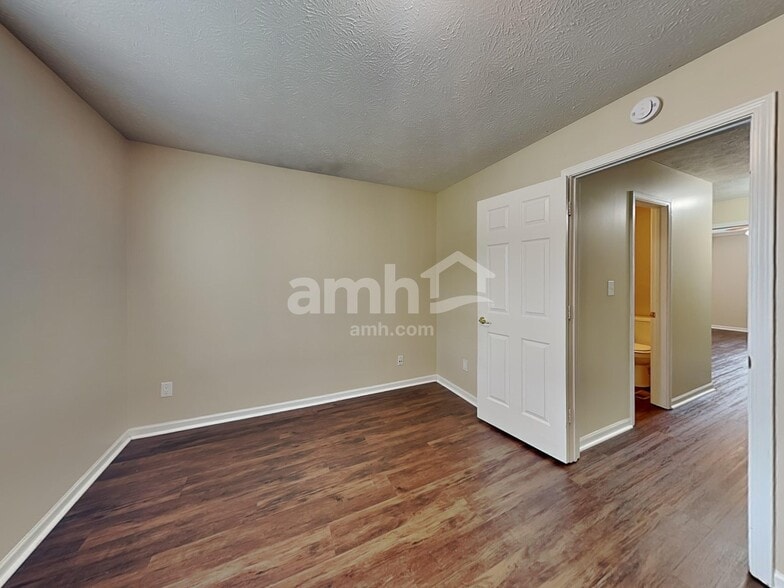 Building Photo - 10094 Plantana Blvd