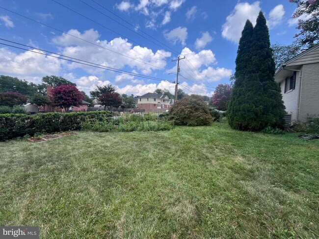 Building Photo - 7021 Hickory Hill Rd