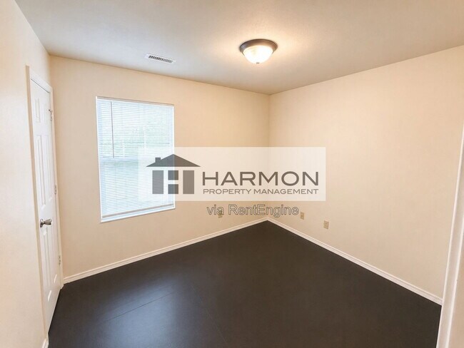 Building Photo - 2363 N Garland St