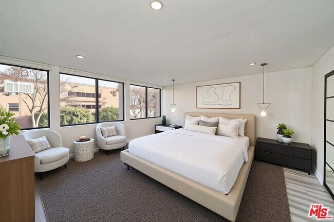 Building Photo - 137 S Maple Dr