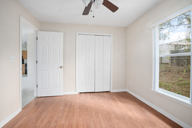 Building Photo - 3/2 in Orange City, 2 car garage, $1695/mo...