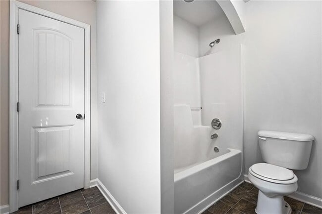 Building Photo - 34 Persian Ivy Way