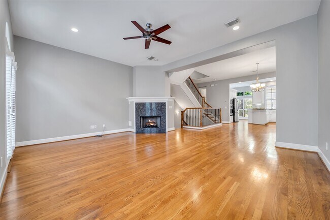 Building Photo - 542 Bomar St