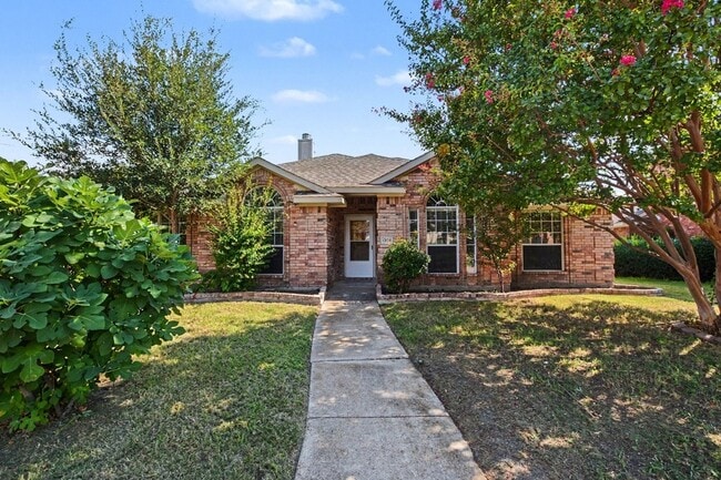 Building Photo - 1306 Woodmont Dr