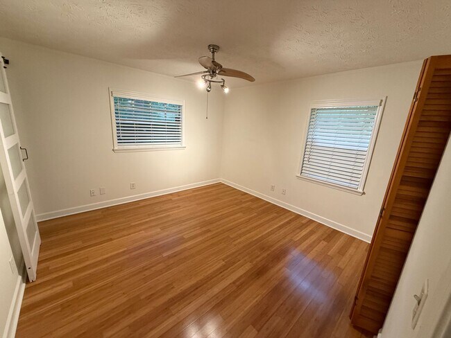 Building Photo - Mandarin Brick Home on nice lot