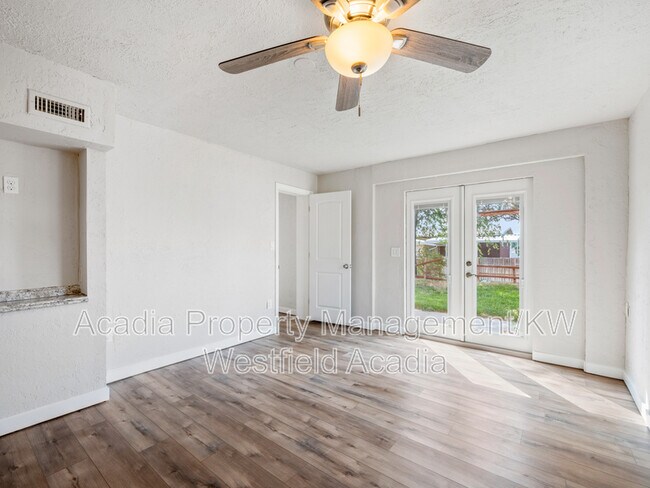 Building Photo - 4092 Orchard Dr