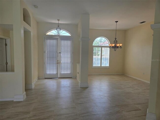 Building Photo - 5282 Far Oak Cir