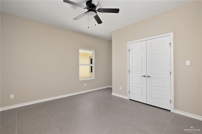 Building Photo - 10 N 59th St