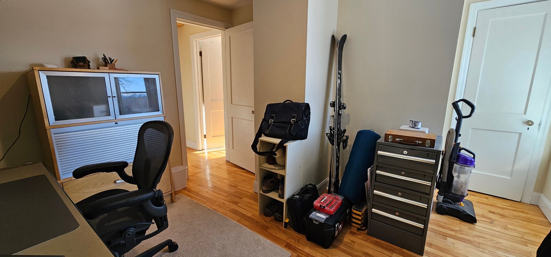 Building Photo - 389 E Allen St