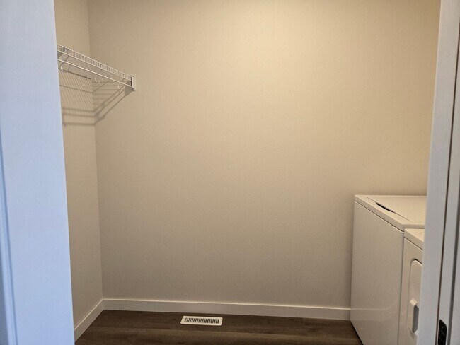Building Photo - RaeMat LLC