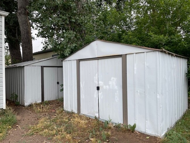 Building Photo - House For Lease