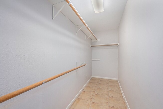 Building Photo - 5511 Loch Lomond Dr