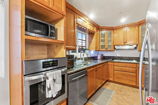 Building Photo - 4183 Commonwealth Ave