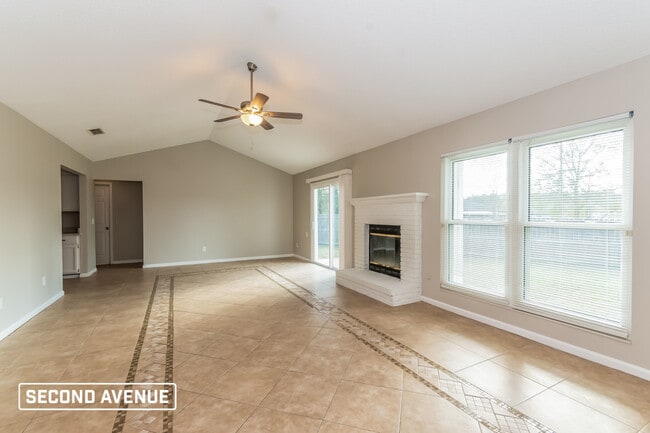 Building Photo - 8236 Hot Springs Dr N