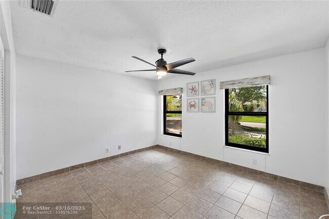 Building Photo - 303 NW 105th Terrace