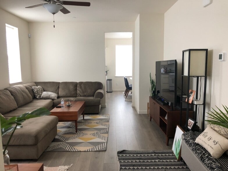 Building Photo - 4443 Silver Cedar Ln