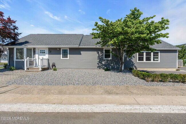 Building Photo - 501 Forman Ave
