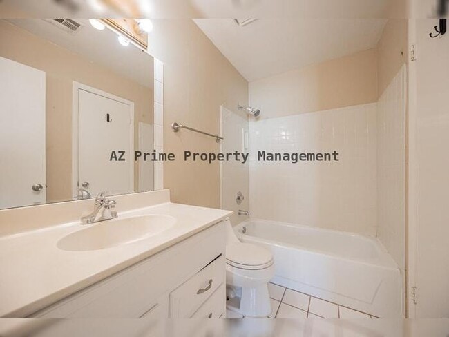 Building Photo - 1308 W Marlboro Dr