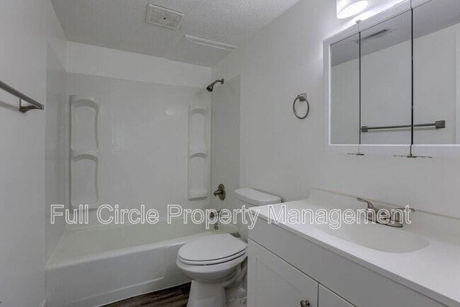 Building Photo - 1640 N 56th St