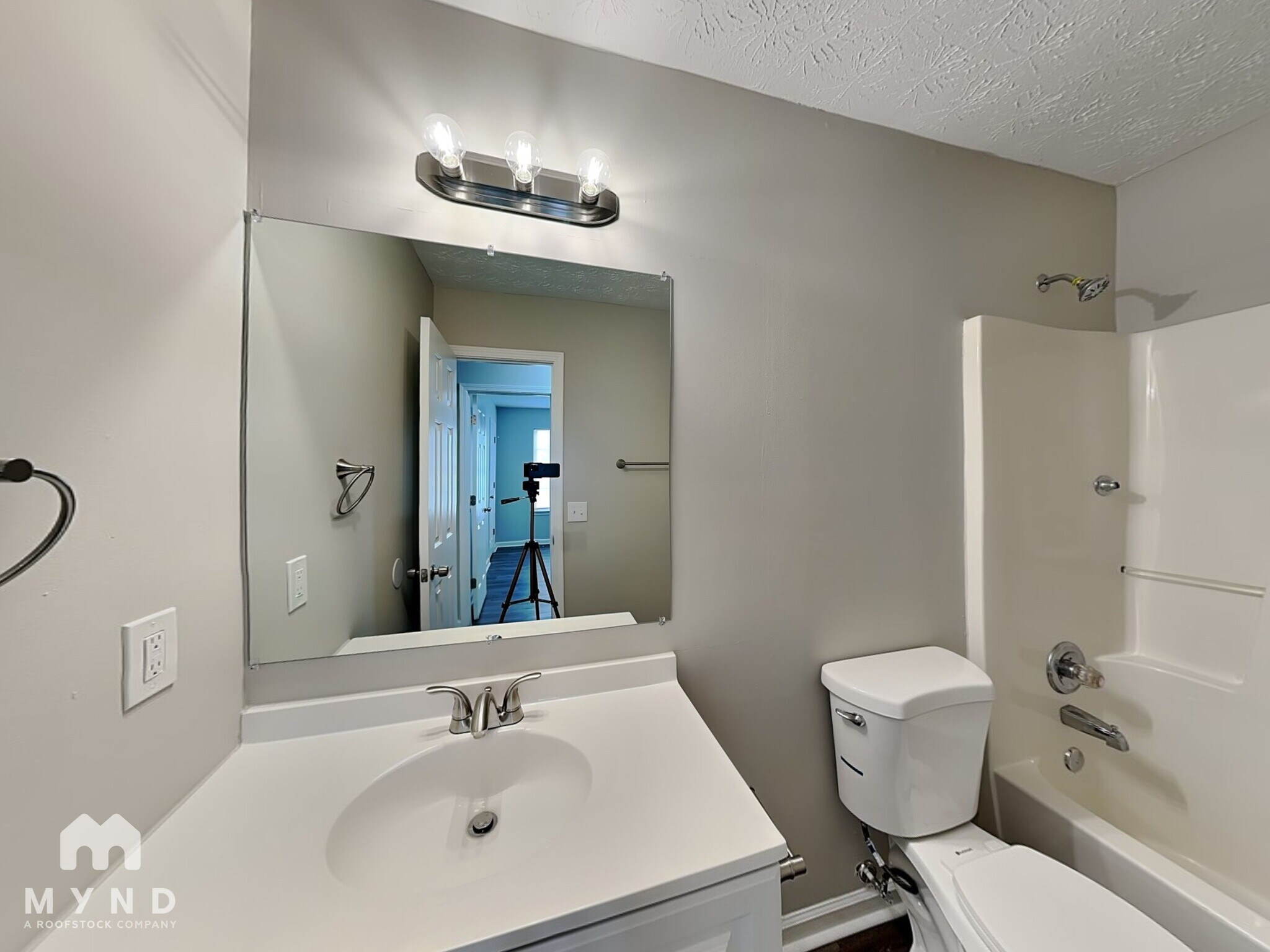 Building Photo - 1016 Bridle Creek Dr