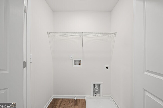 Building Photo - 406 Kings Cross Wy