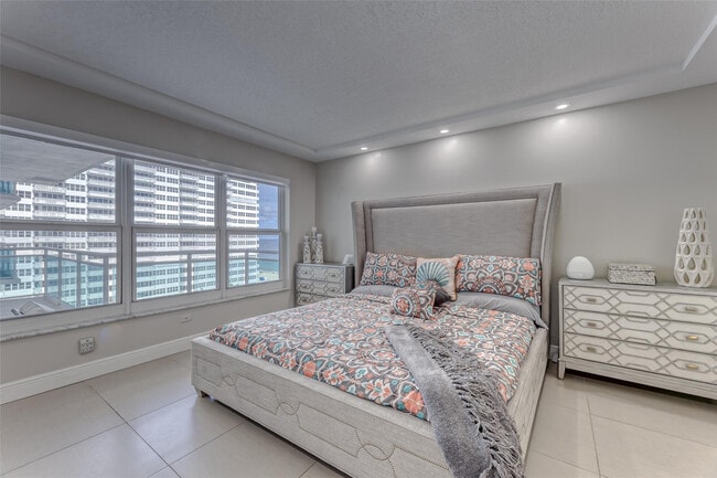 Building Photo - 3900 Galt Ocean Dr