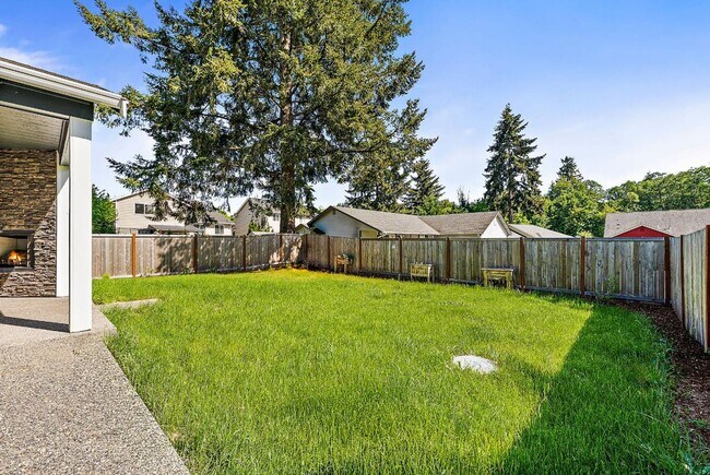 Building Photo - Modern 4-Bedroom Yelm Home with Covered Patio, Outdoor Fireplace & Office/Flex Space!