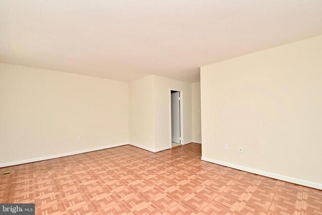 Building Photo - 8991 Omega Ct