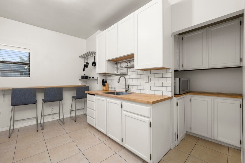 Building Photo - 210 S 200 E