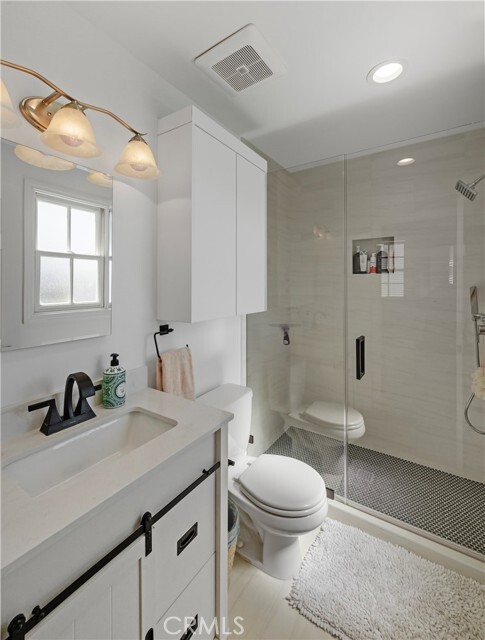 Building Photo - 336 10th St