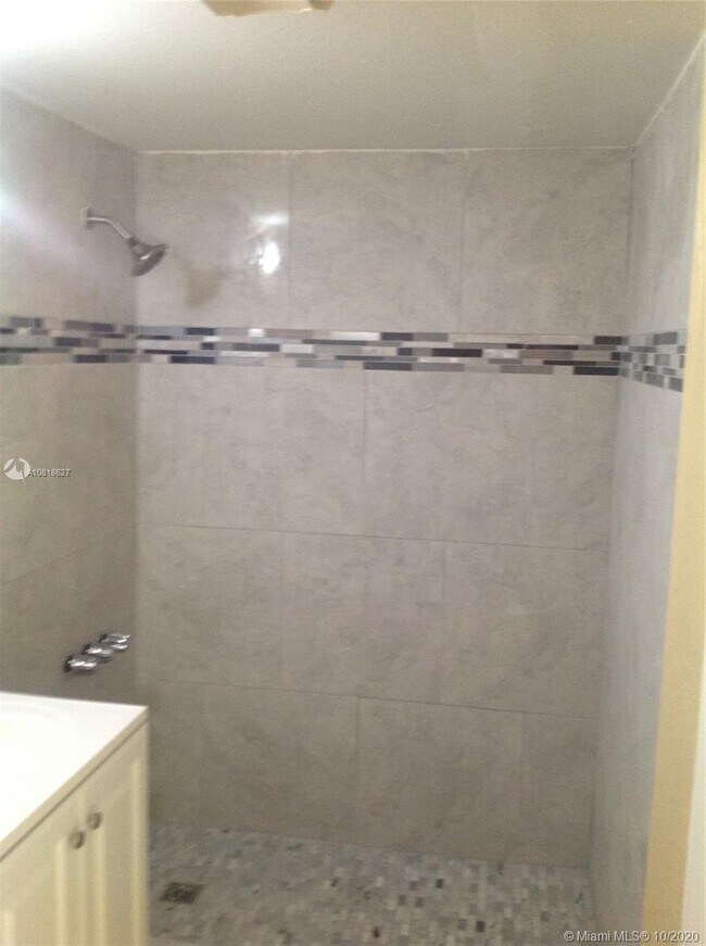 Building Photo - 6153 SW 69th St