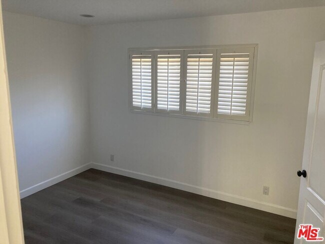 Building Photo - 3654 Green Vista Dr