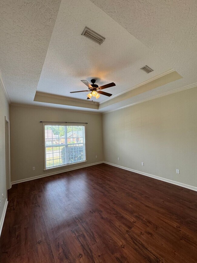 Building Photo - Valley Chase Subdivision!